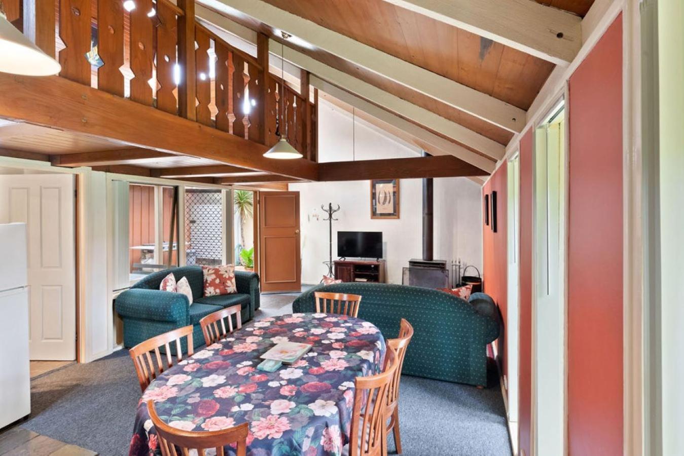 Clarendon Chalets เมาท์แกมเบีย ภายนอก รูปภาพ