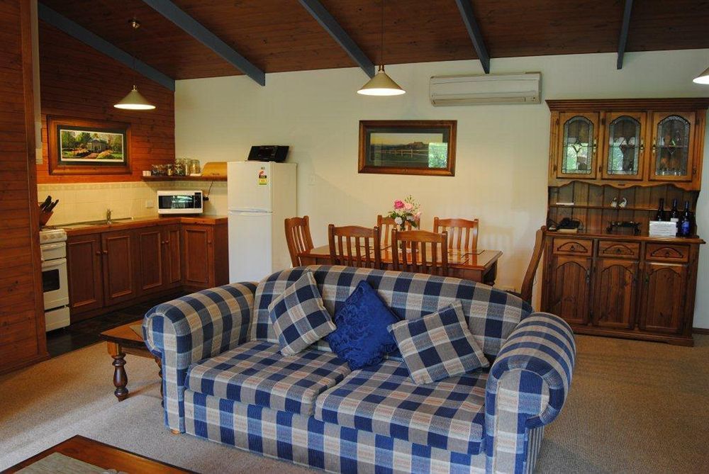 Clarendon Chalets เมาท์แกมเบีย ภายนอก รูปภาพ